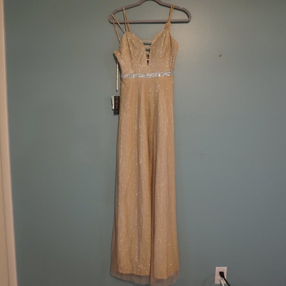 City Triangle Evening Gown Prom Dress Size 7 Sparkle Champagne - Picture 1 of 9
